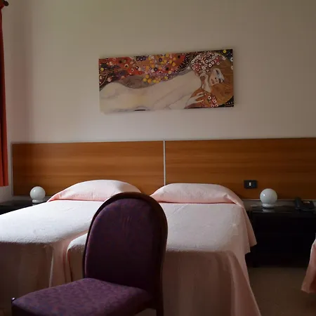 Adria Hotel 3*